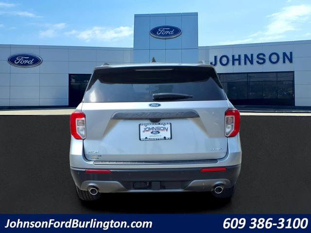 Certified 2023 Ford Explorer XLT w/ Equipment Group 202A AWD/4WD image 4