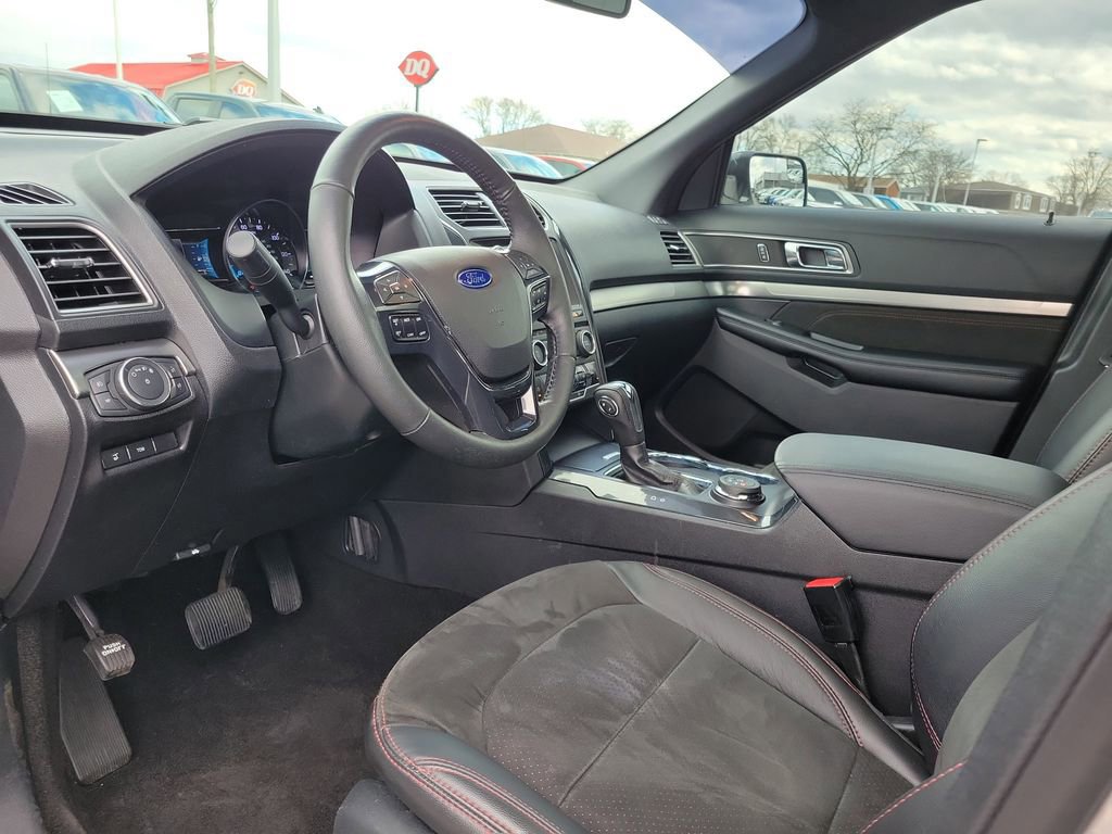 Certified 2021 Ford F150 XLT w/ Equipment Group 302A High image 20