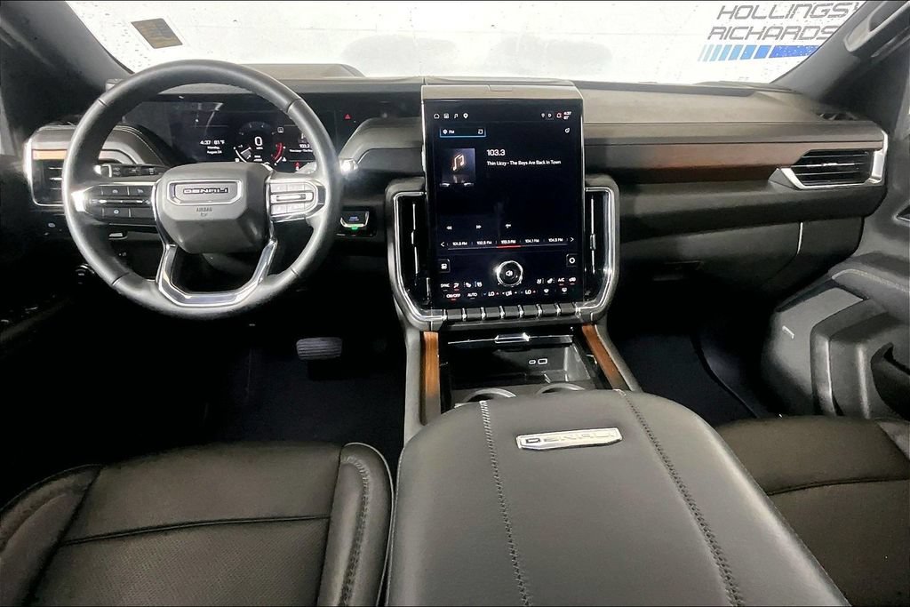 Used 2025 GMC Yukon XL Denali RWD image 11