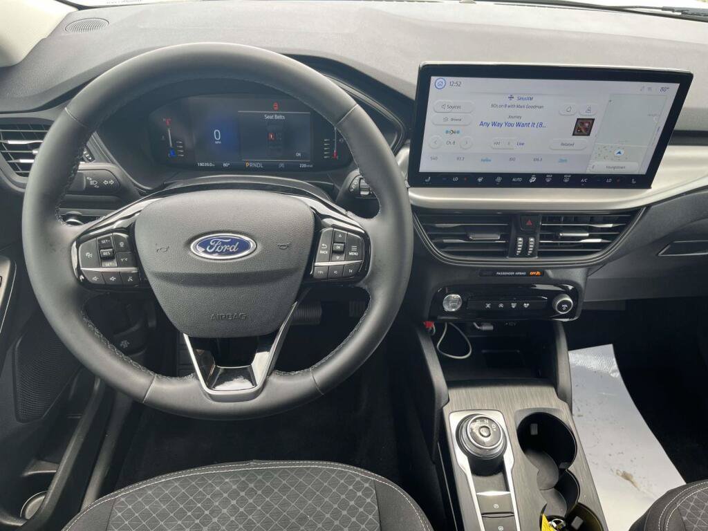 Certified 2023 Ford Escape Active w/ Tech Pack #1 AWD/4WD image 2