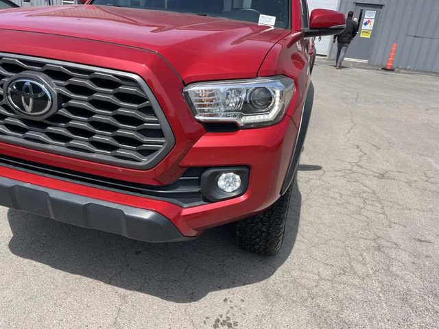 Used 2021 Toyota Tacoma TRD Off-Road w/ Technology Package AWD/4WD image 11