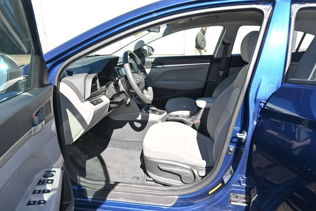 Used 2020 Hyundai Elantra SE FWD image 27