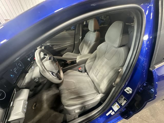 Used 2022 Hyundai Elantra SEL w/ Convenience + Premium Package FWD image 17