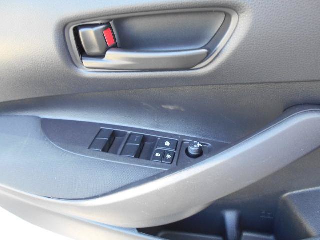 Used 2025 Toyota Corolla LE FWD image 5