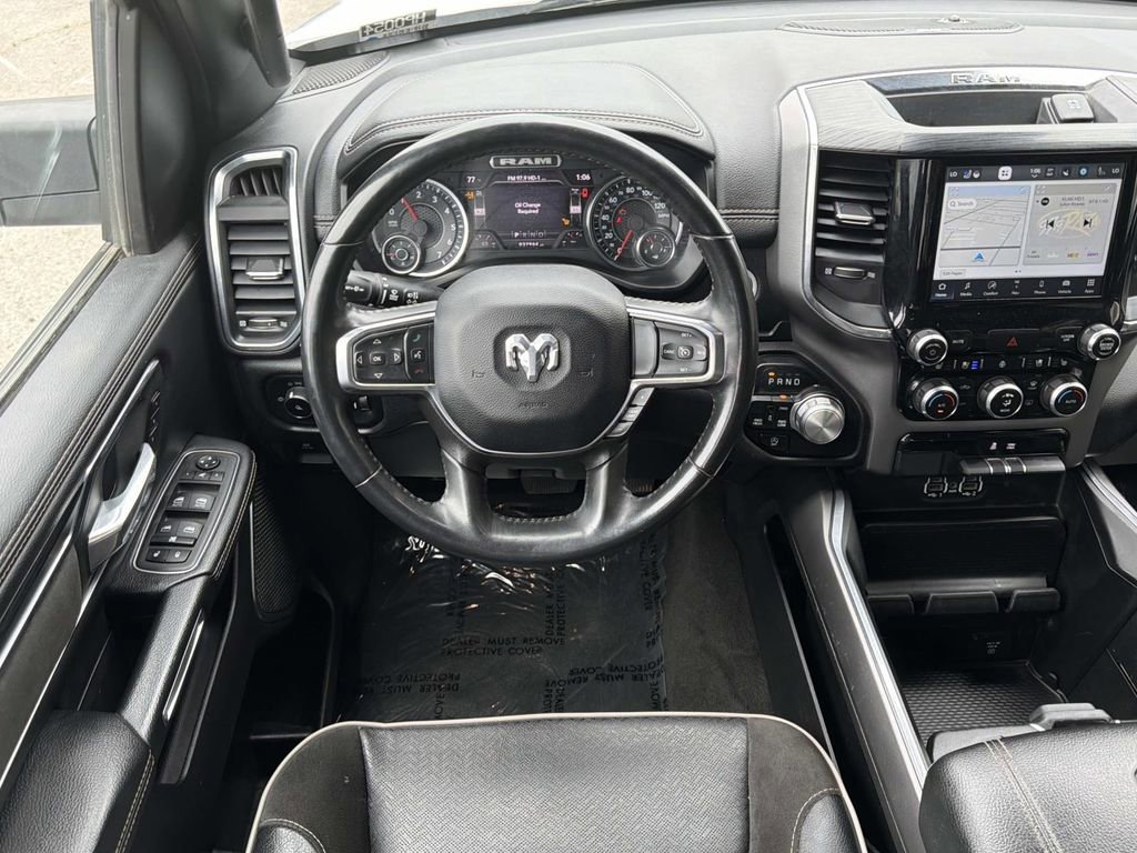 Used 2024 RAM 1500 Laramie AWD/4WD image 9