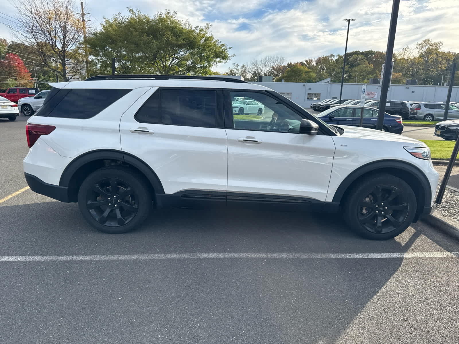Certified 2023 Ford Explorer ST-Line w/ Class IV Trailer Tow Package AWD/4WD image 6