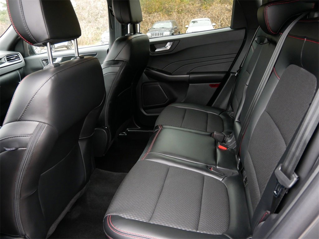 Certified 2025 Ford Escape ST-Line w/ Cold Weather Package image 11