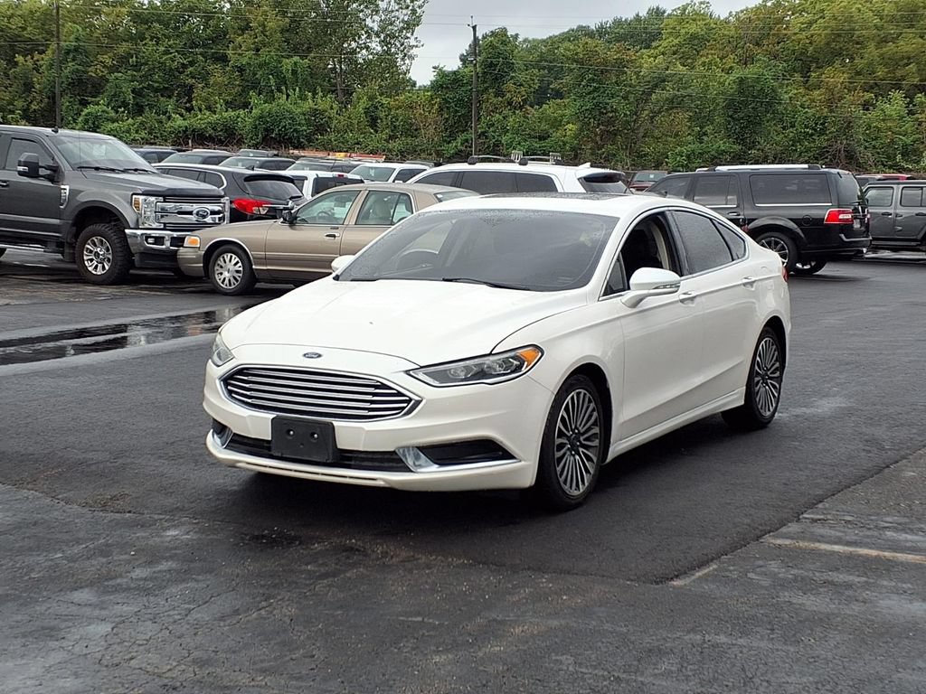 Certified 2018 Ford Fusion SE w/ Fusion SE Technology Package FWD image 7