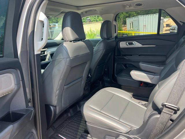 Certified 2025 Ford Explorer Active w/ Active Comfort Package AWD/4WD image 7