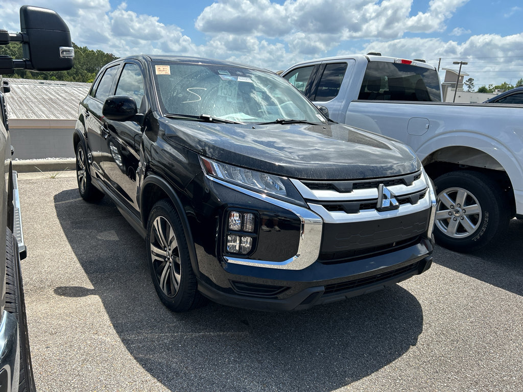 Used 2023 Mitsubishi Outlander Sport ES image 2