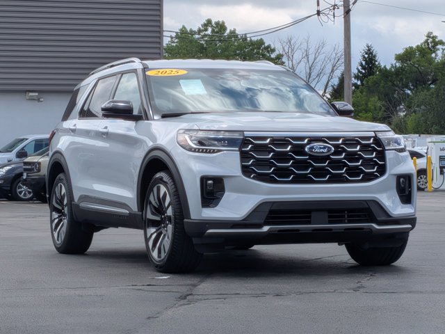 Certified 2026 Ford Explorer Platinum w/ LUX Leather Package AWD/4WD image 3
