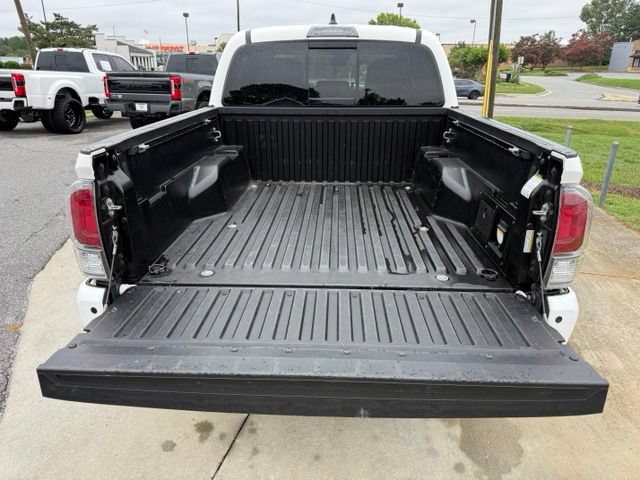 Used 2020 Toyota Tacoma TRD Sport w/ TRD Premium Sport Package AWD/4WD image 12