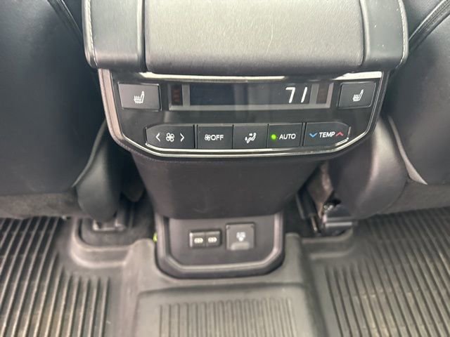 Used 2022 Toyota Highlander Platinum image 16