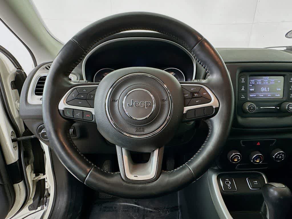 Used 2018 Jeep Compass Latitude FWD image 15