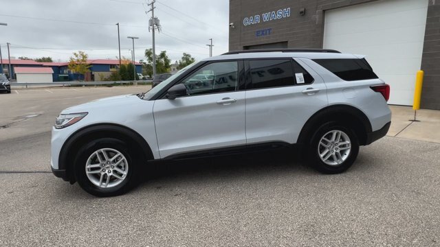 Certified 2026 Ford Explorer Active AWD/4WD image 6
