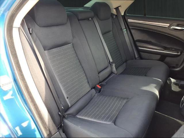 Used 2022 Chrysler 300 Touring w/ Sport Appearance Package image 17