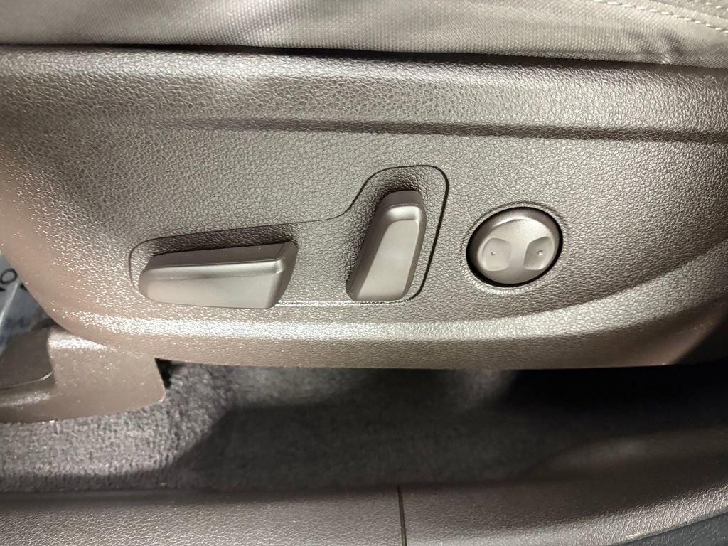 Used 2020 Hyundai Santa Fe SEL w/ Convenience Package image 15