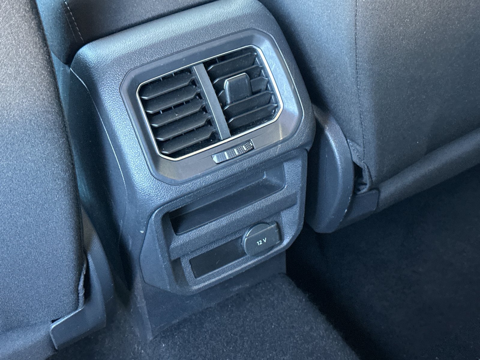 Used 2018 Volkswagen Tiguan S FWD image 34