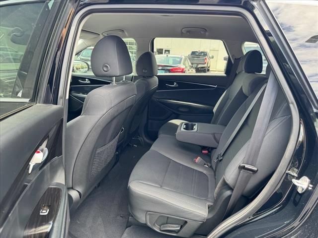 Used 2020 Kia Sorento S FWD image 13