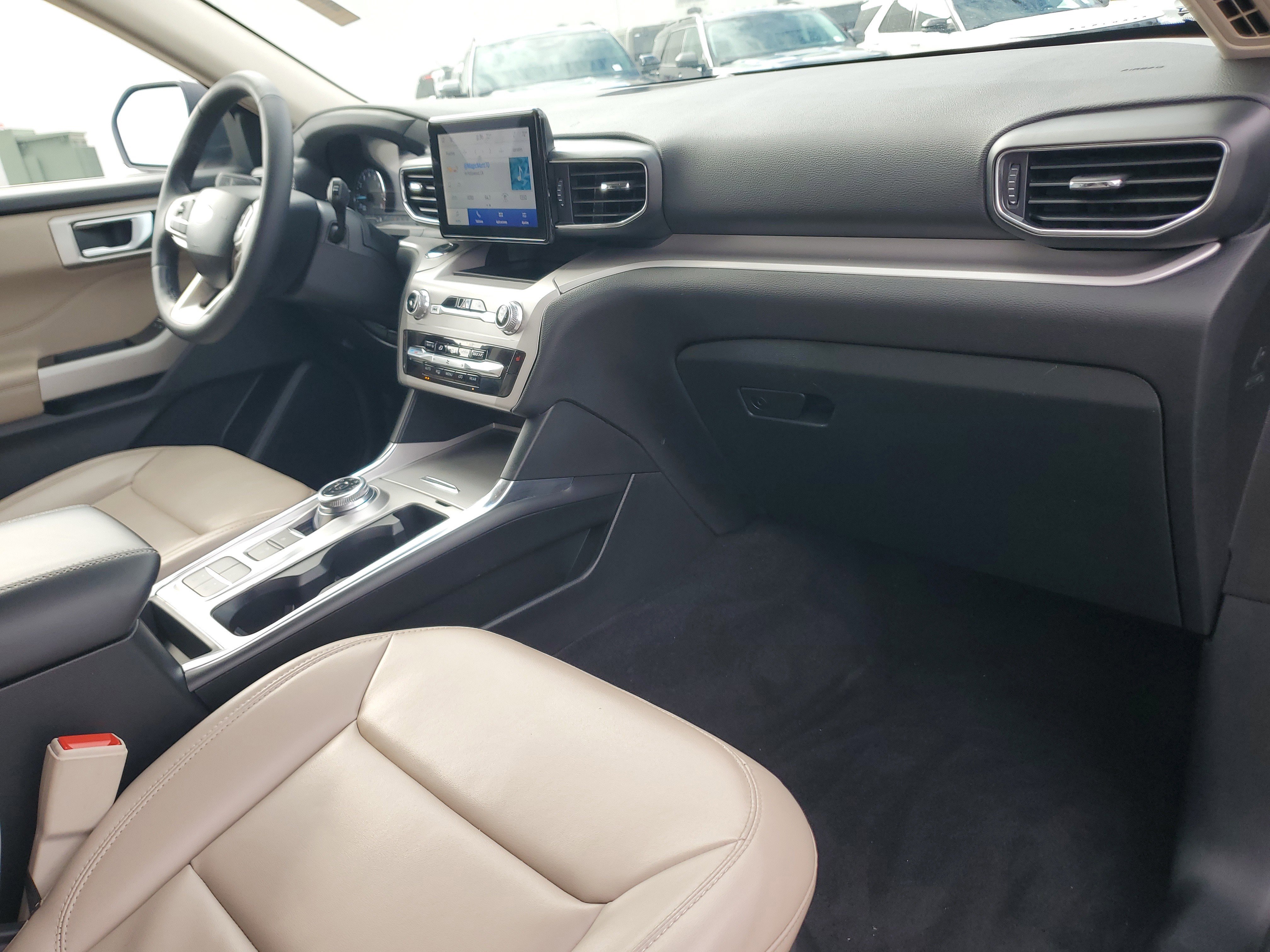 Certified 2024 Ford Explorer XLT w/ Equipment Group 202A image 20