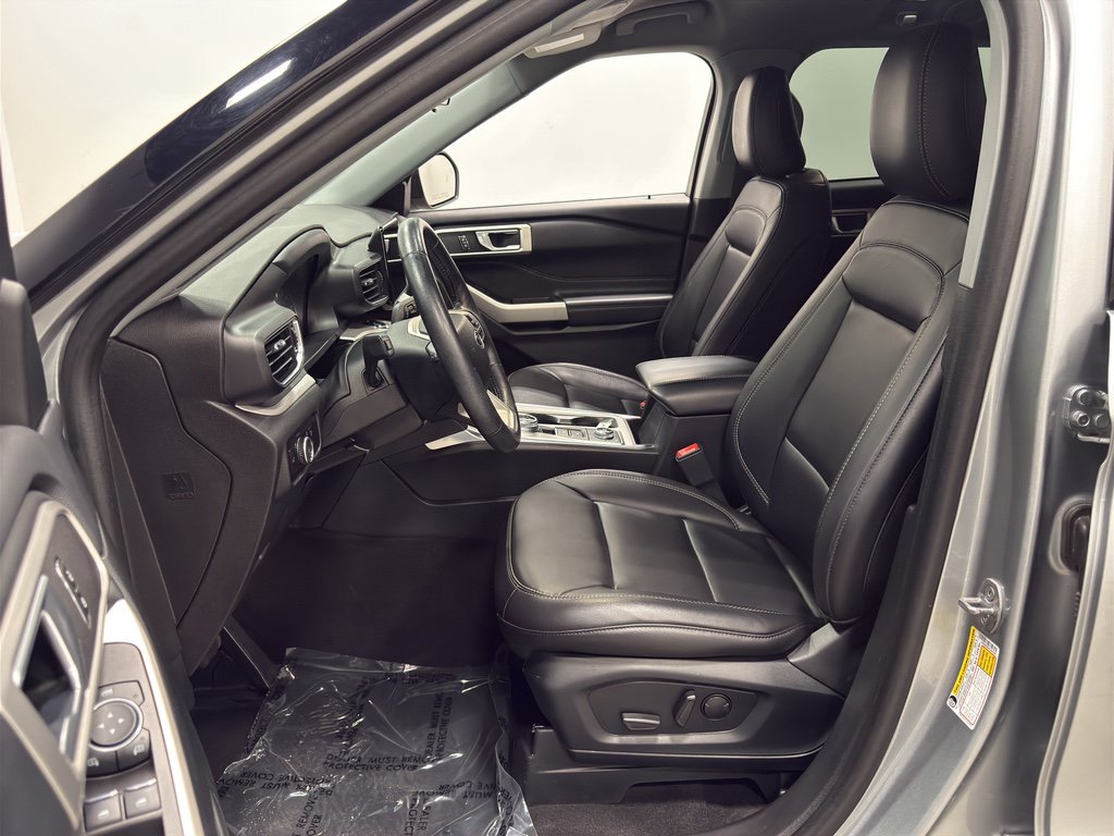 Certified 2023 Ford Explorer XLT w/ Equipment Group 202A image 10