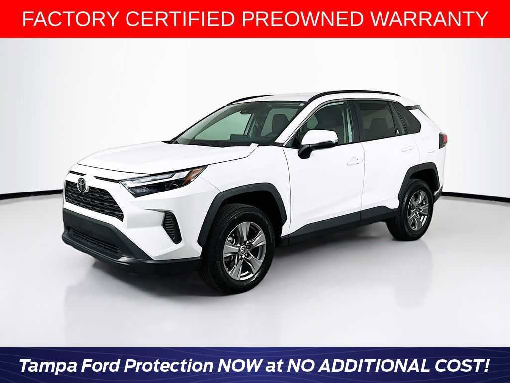 Used 2025 Toyota RAV4 XLE AWD/4WD image 1