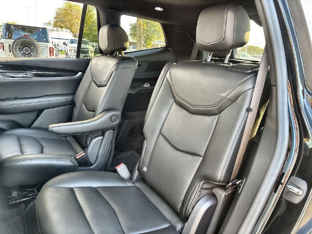 Used 2021 Cadillac XT6 Premium Luxury w/ LPO, ONYX Package FWD image 31