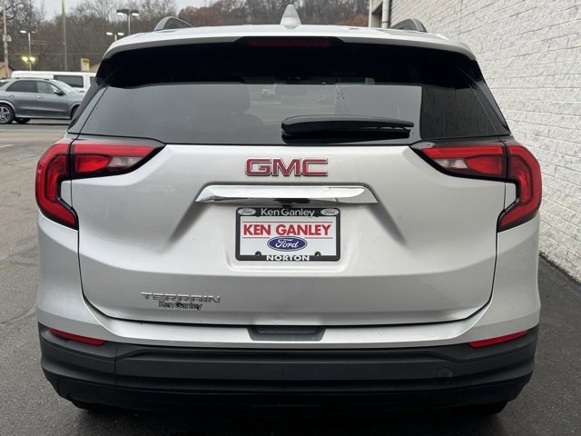 Used 2020 GMC Terrain SLE w/ Driver Convenience Package image 4