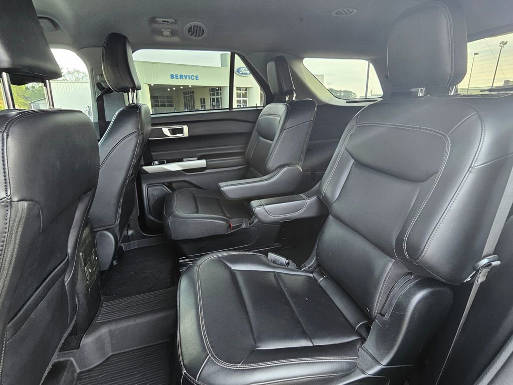 Certified 2023 Ford Explorer XLT w/ Equipment Group 202A image 5