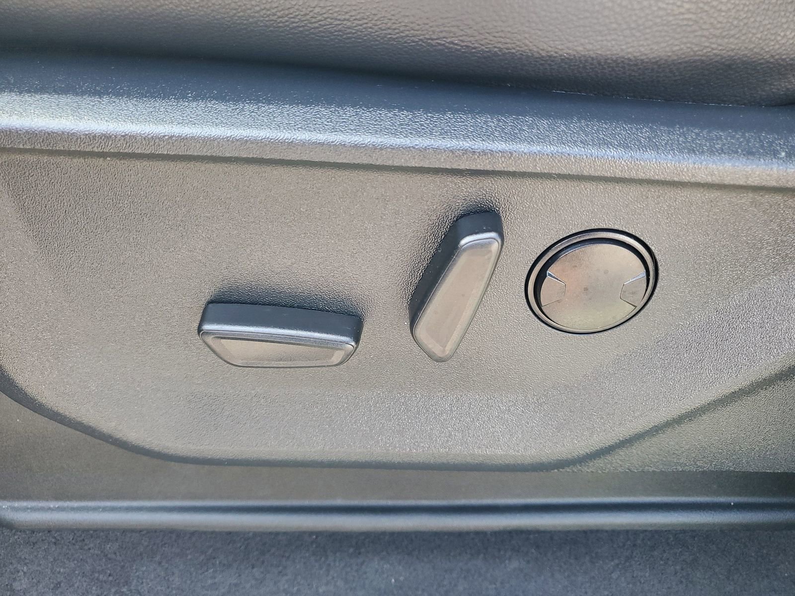 Certified 2025 Ford F150 Lariat w/ Equipment Group 501A Mid AWD/4WD image 18