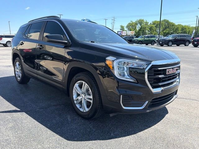 Used 2023 GMC Terrain SLE w/ Driver Convenience Package FWD image 3