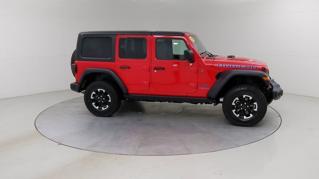 Used 2025 Jeep Wrangler Unlimited Rubicon 4xe w/ Convenience Group AWD/4WD image 11