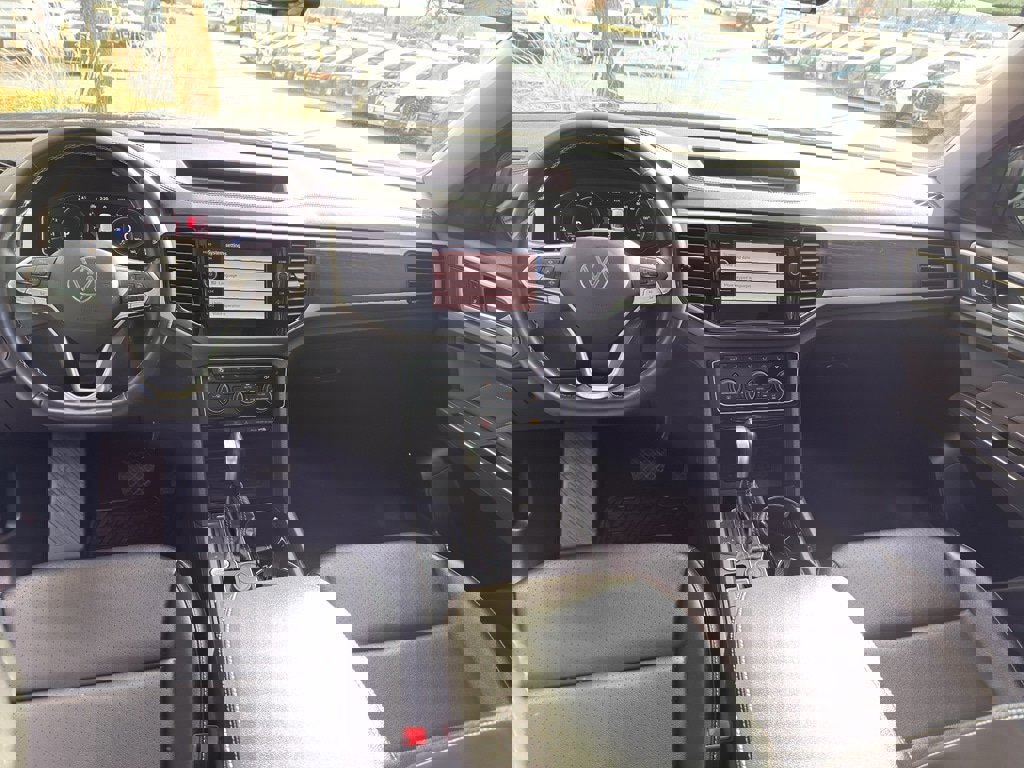 Used 2023 Volkswagen Atlas SE image 25