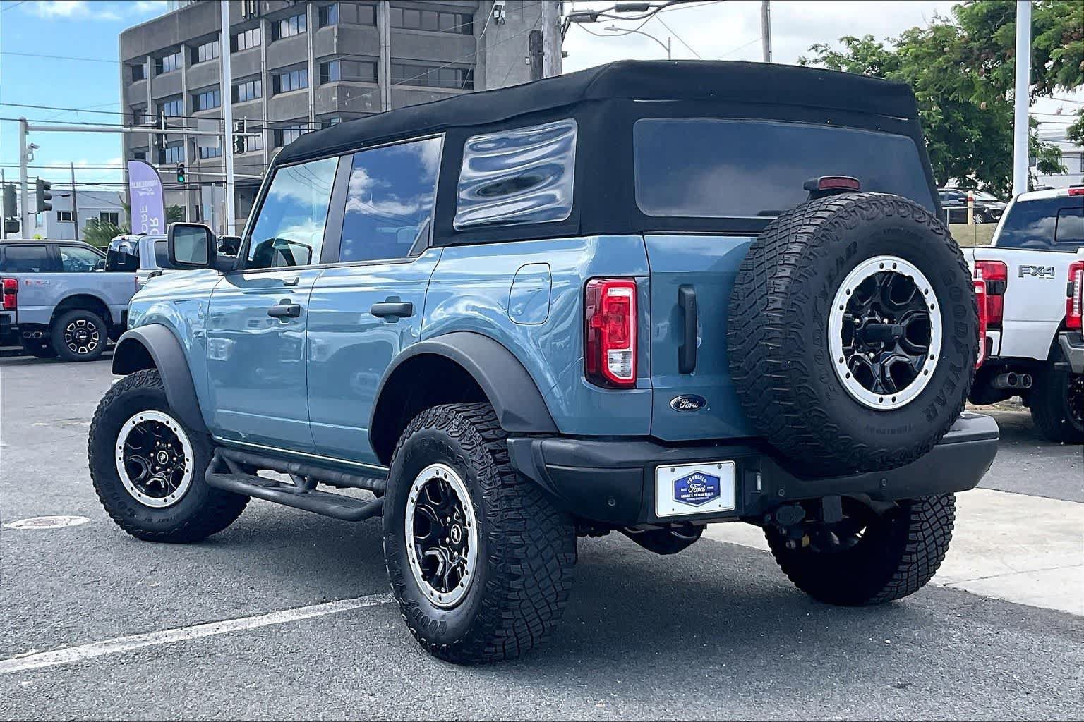 Certified 2023 Ford Bronco Black Diamond w/ Sasquatch Package AWD/4WD image 4