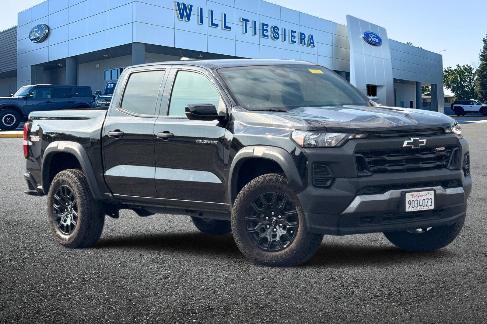 Used 2024 Chevrolet Colorado Trail Boss w/ Advanced Trailering Package image 2