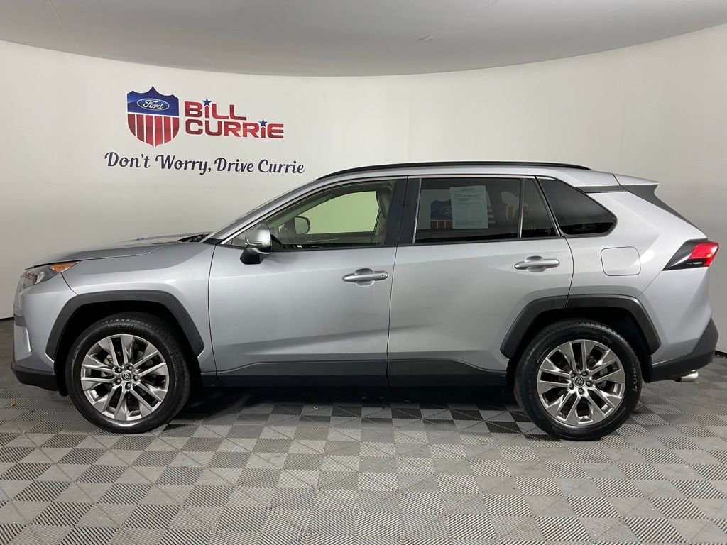 Used 2019 Toyota RAV4 XLE Premium w/ Cold Weather Package AWD/4WD image 6