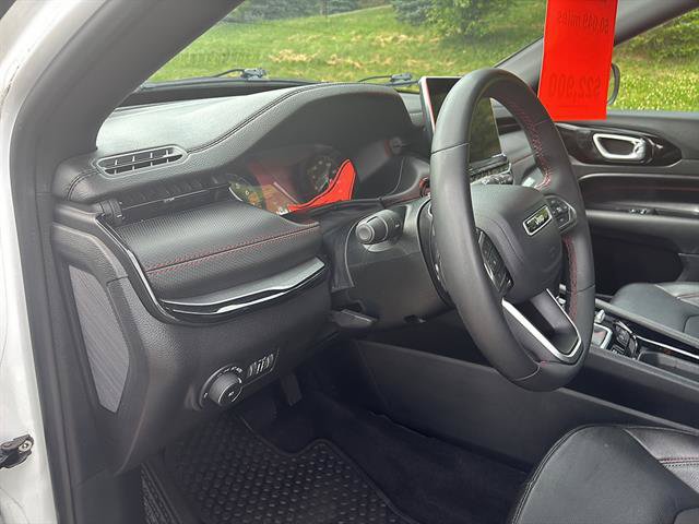 Used 2024 Jeep Compass Trailhawk AWD/4WD image 13