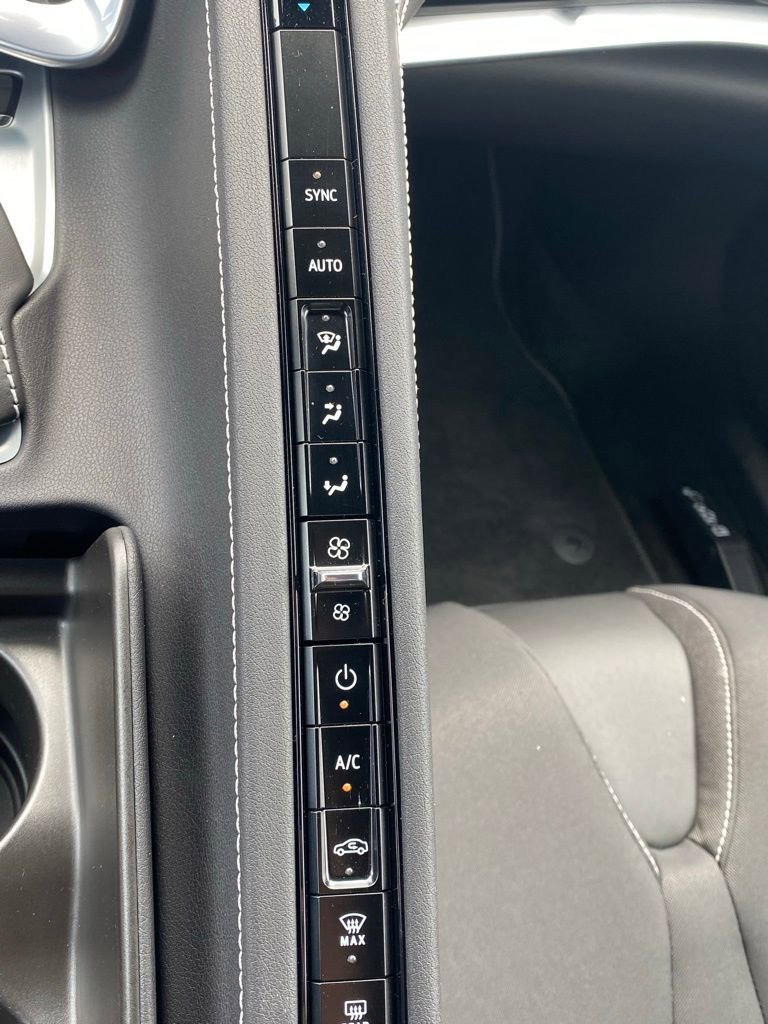 Used 2024 Chevrolet Corvette Stingray Coupe w/ Z51 Performance Package image 23