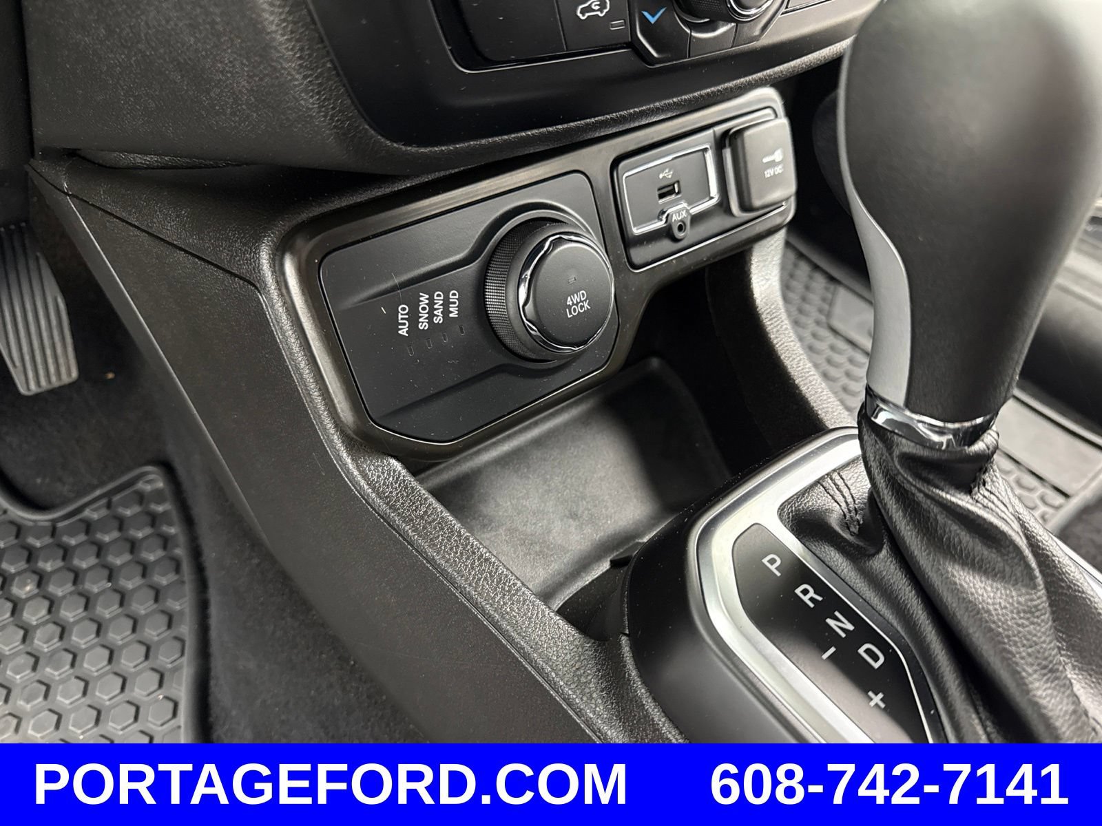 Used 2023 Jeep Renegade Latitude AWD/4WD image 18