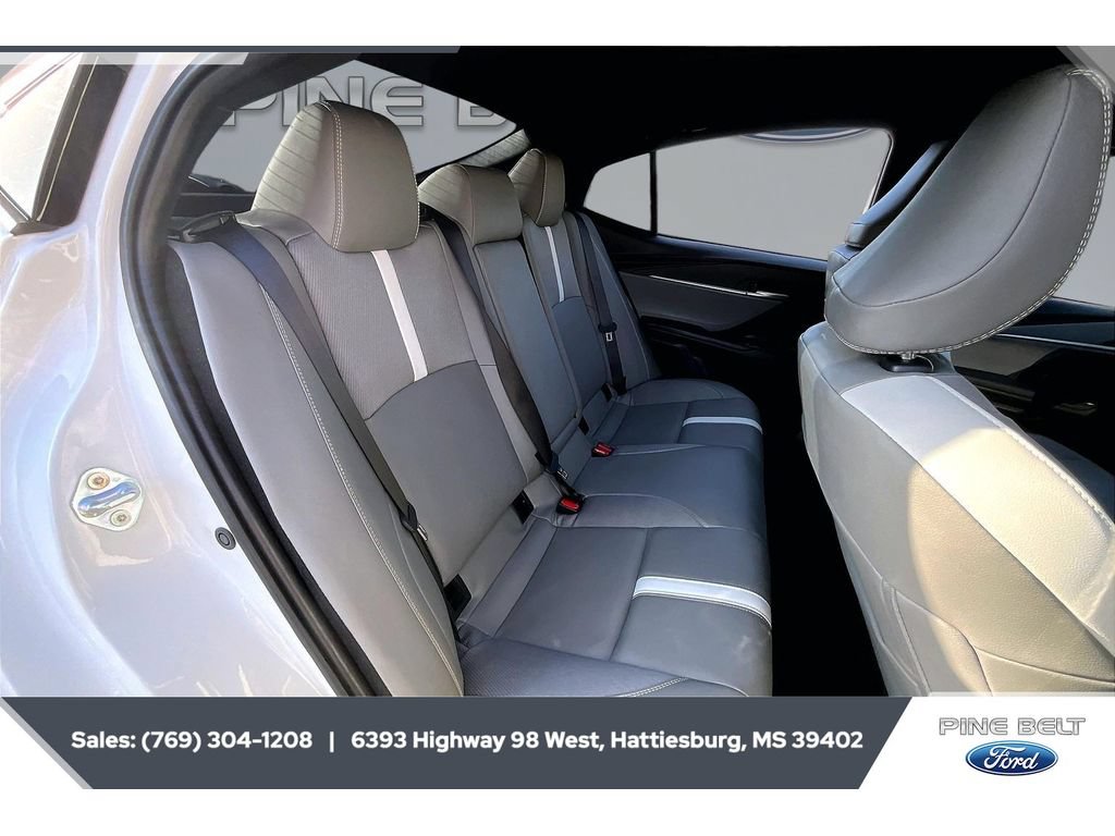 Used 2025 Toyota Camry SE w/ Convenience Package FWD image 20