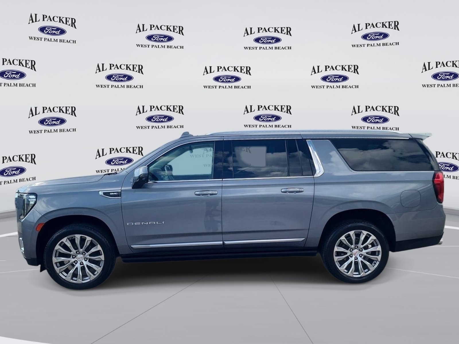 Used 2022 GMC Yukon XL Denali RWD image 2