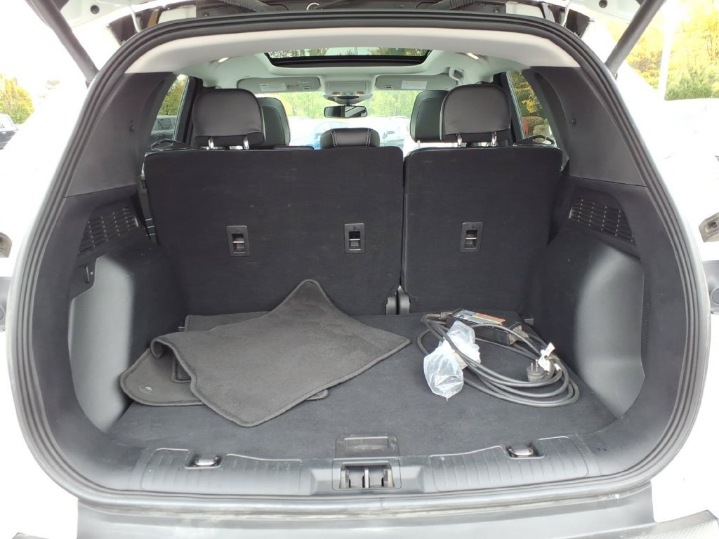 Certified 2023 Ford Escape SE w/ PHEV Premium Package FWD image 8