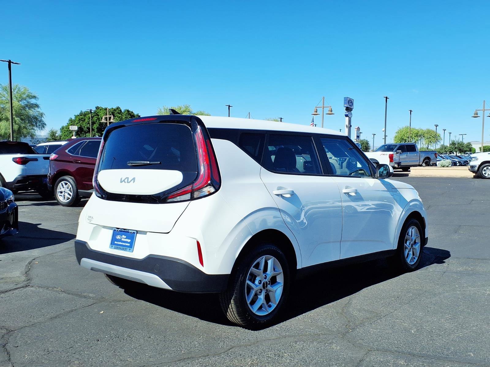 Used 2025 Kia Soul LX image 4