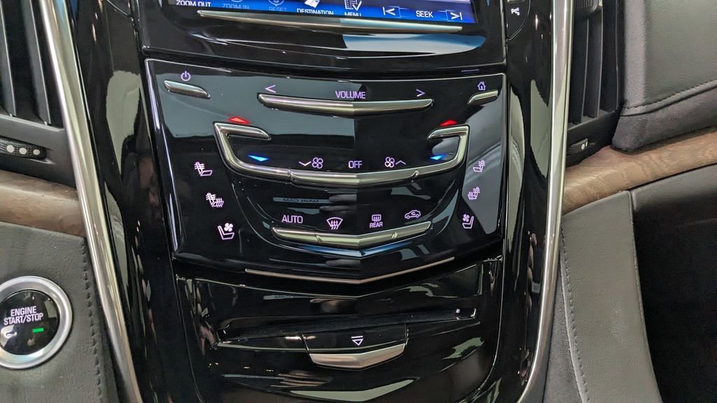 Used 2019 Cadillac Escalade Premium Luxury w/ Escalade Sport Edition AWD/4WD image 30