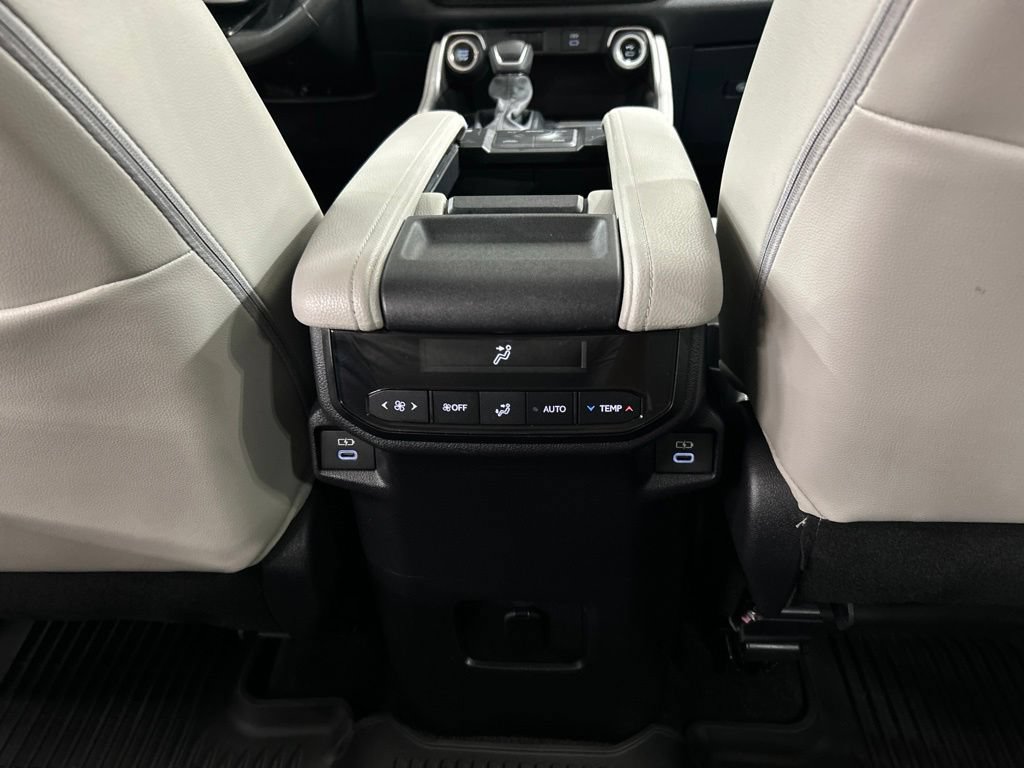 Used 2024 Toyota Grand Highlander AWD image 27