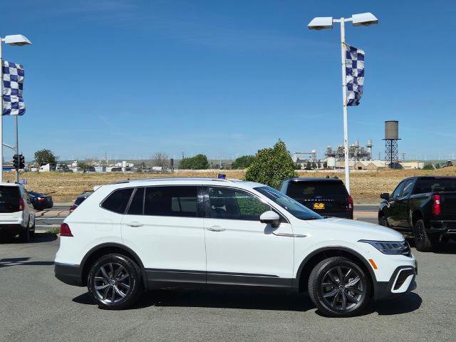 Used 2022 Volkswagen Tiguan SE image 6