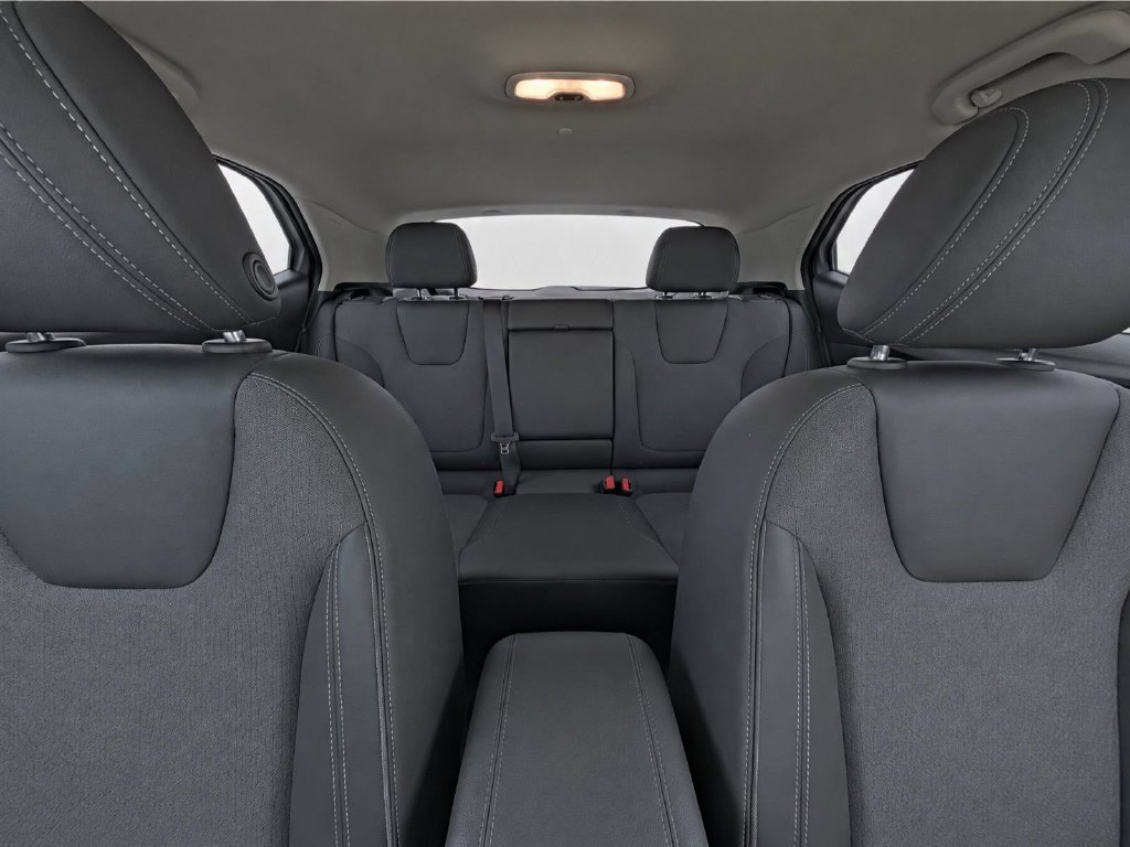 Used 2024 Buick Encore GX Preferred w/ Comfort Package FWD image 27