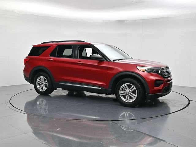 Certified 2023 Ford Explorer XLT RWD image 3