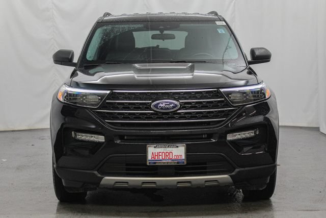 Certified 2023 Ford Explorer XLT w/ Equipment Group 202A AWD/4WD image 3