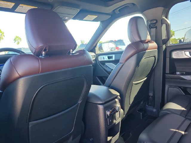 Certified 2020 Ford Explorer Platinum w/ Premium Technology Package AWD/4WD image 16
